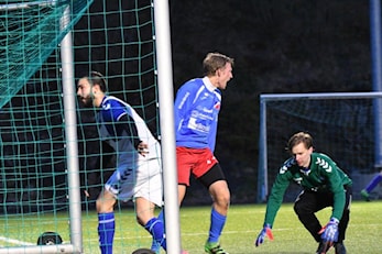 X-files på Hallager kunstgress